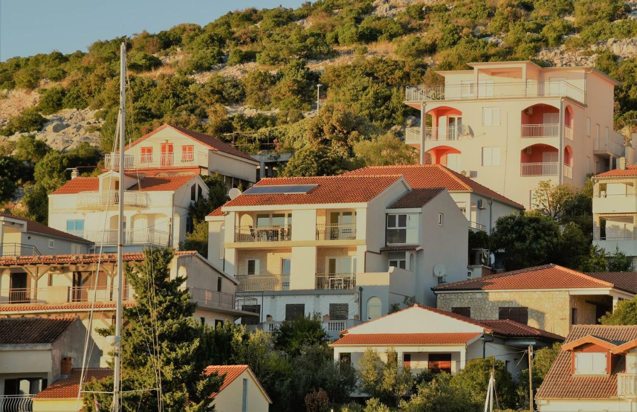 Villa Pina Appartment Chantos Tisno Exterior photo